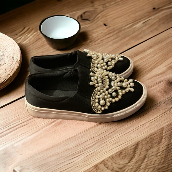 🔥Gorgeous Blingy Gold Pearl & Rhinestone Comfortable Slip On Sneakers! - Picture 4 of 11